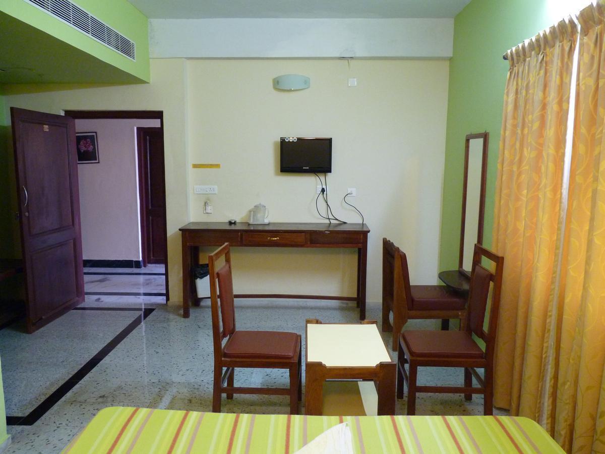 Hotel D'Europe Puduccseri Kültér fotó